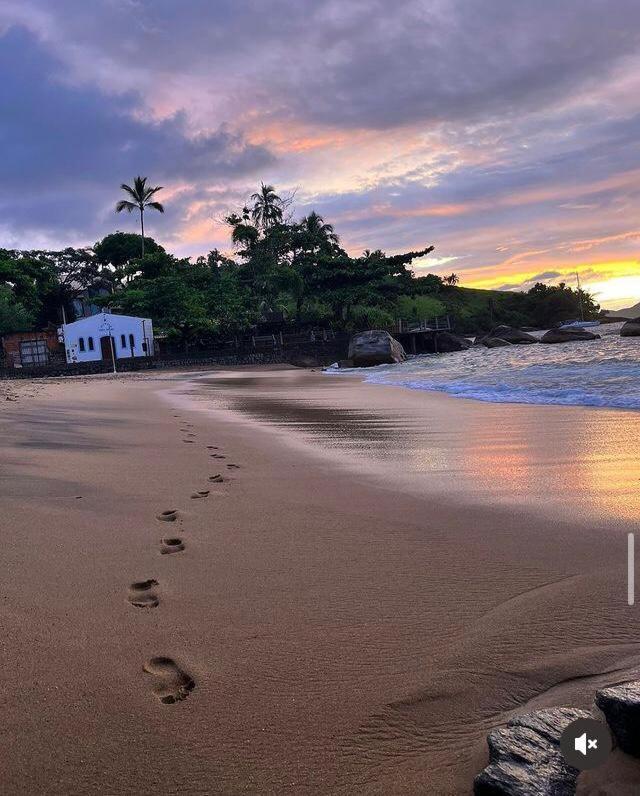 Вилла Yellow House Beira Mar Portinho Ильябела Экстерьер фото